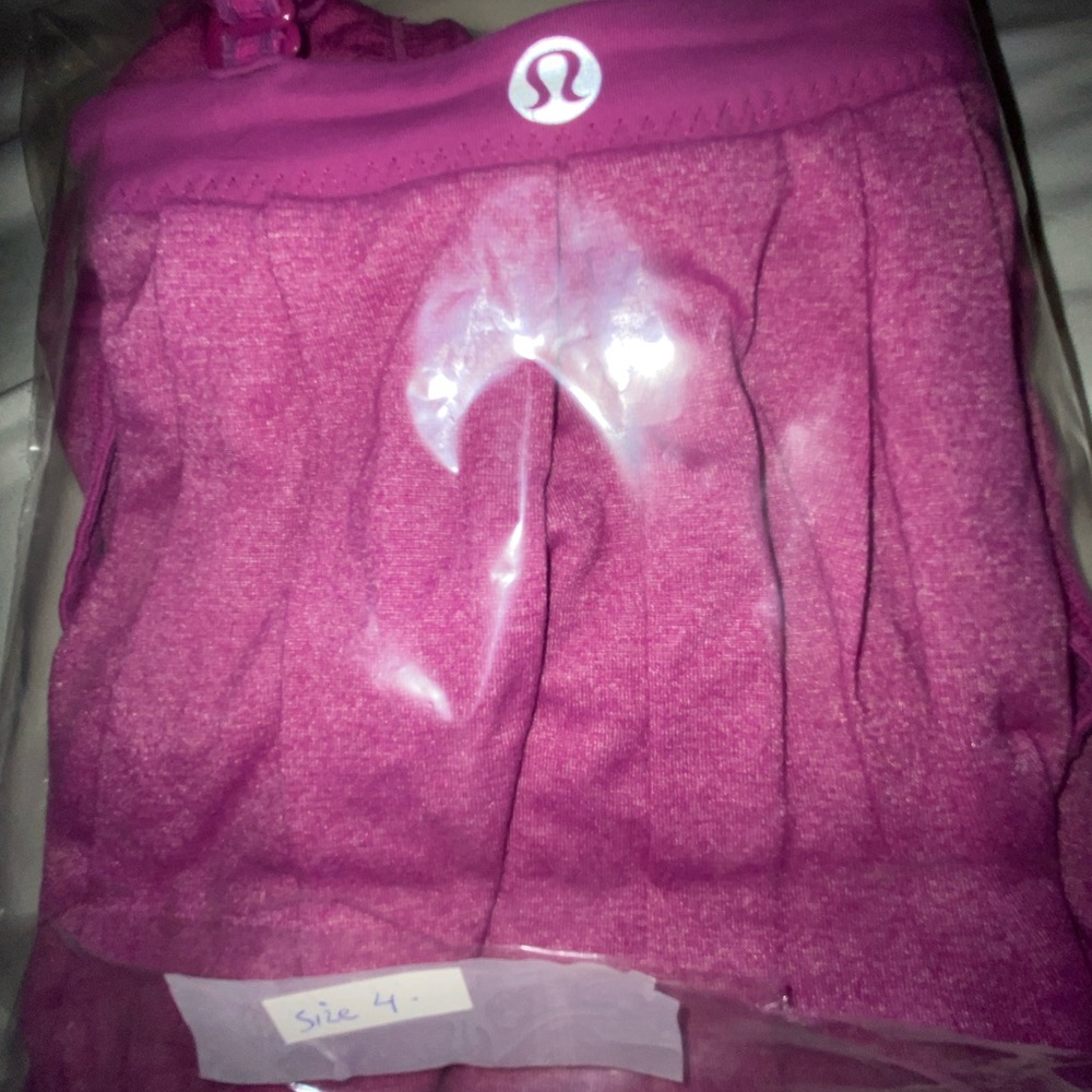 Lululemon tank top size 4 - Picture 2 of 11